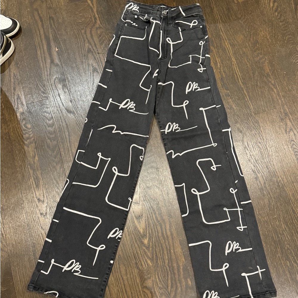 Black and White Graphic Print Pants